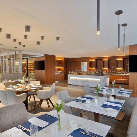 Jeddah Marriott Hotel Madinah Road Exteriér fotografie The lounge at the airport