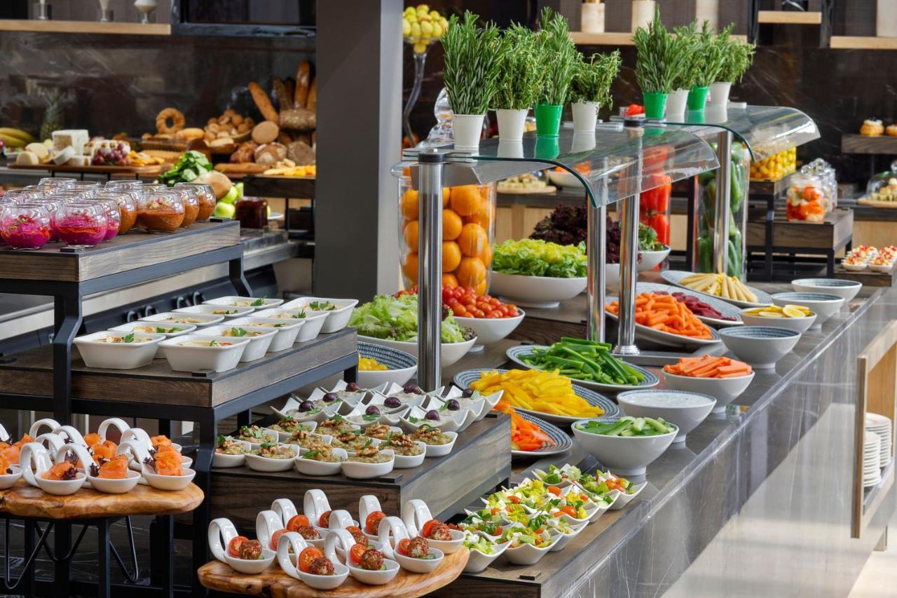 Jeddah Marriott Hotel Madinah Road Exteriér fotografie A salad bar