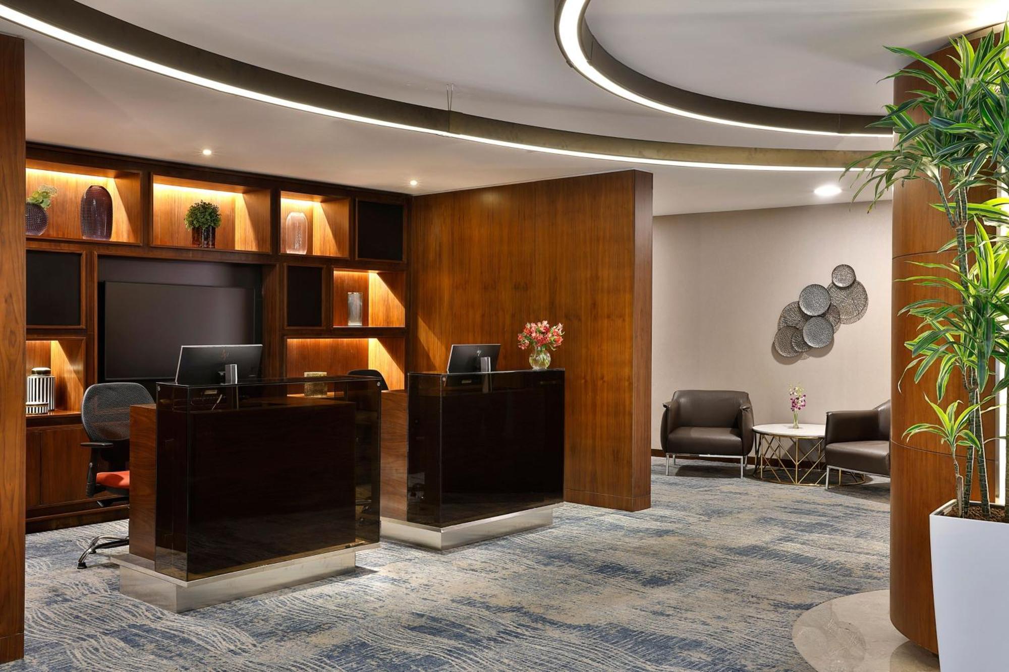 Jeddah Marriott Hotel Madinah Road Exteriér fotografie The interior of the lounge
