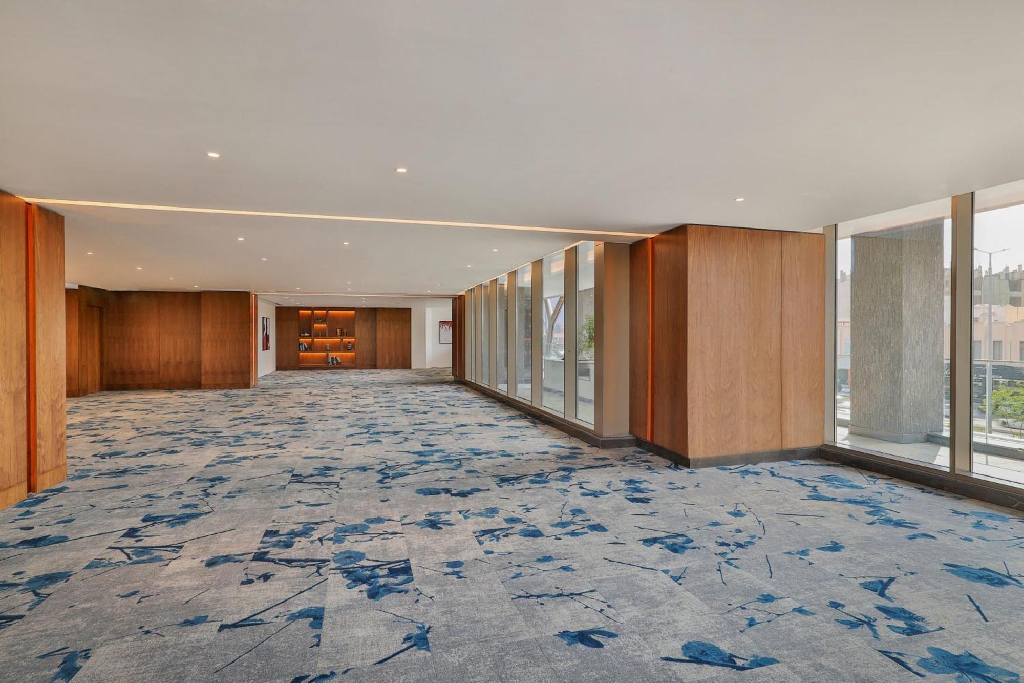 Jeddah Marriott Hotel Madinah Road Exteriér fotografie The interior of the hotel
