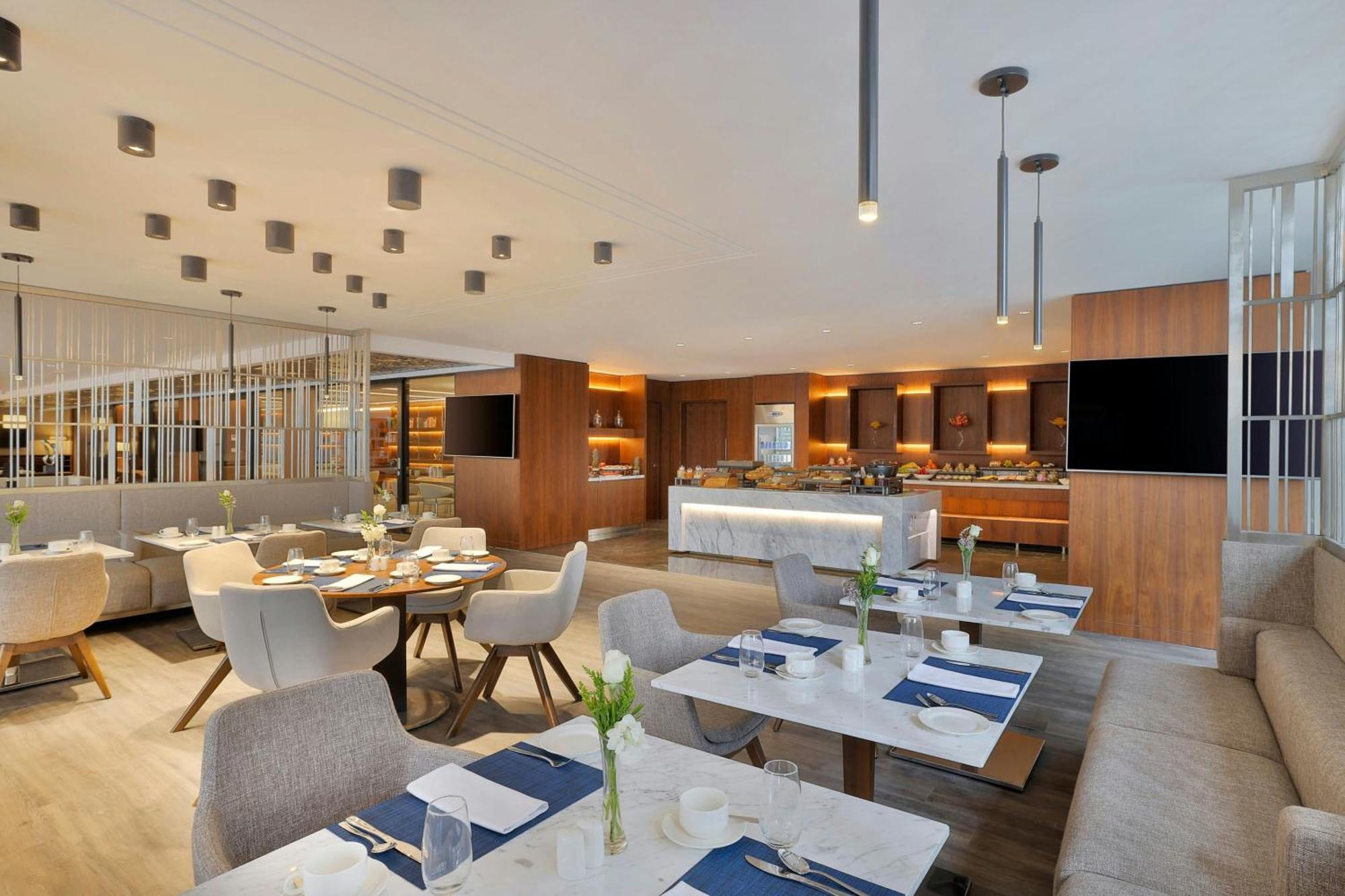 Jeddah Marriott Hotel Madinah Road Exteriér fotografie The lounge at the airport